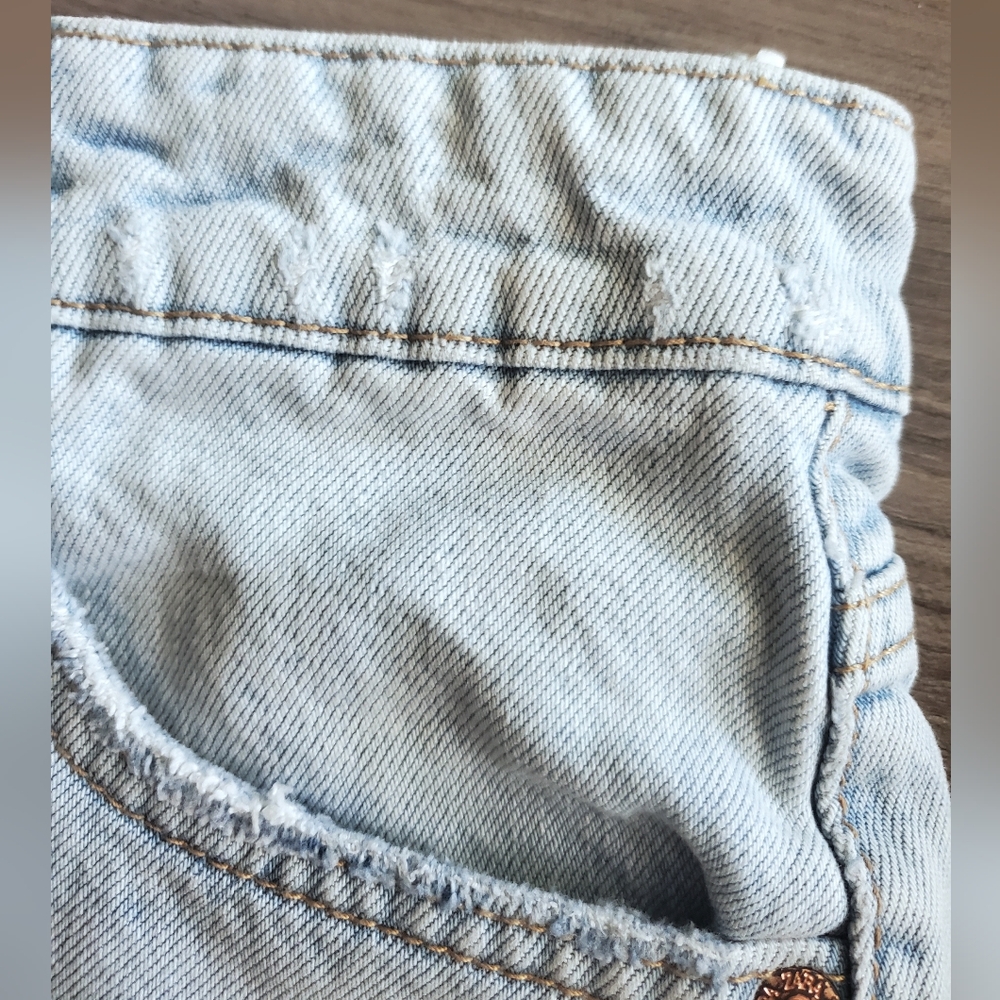 LizWear Distressed Americana Cutoff Shorts - Picture 5 of 16